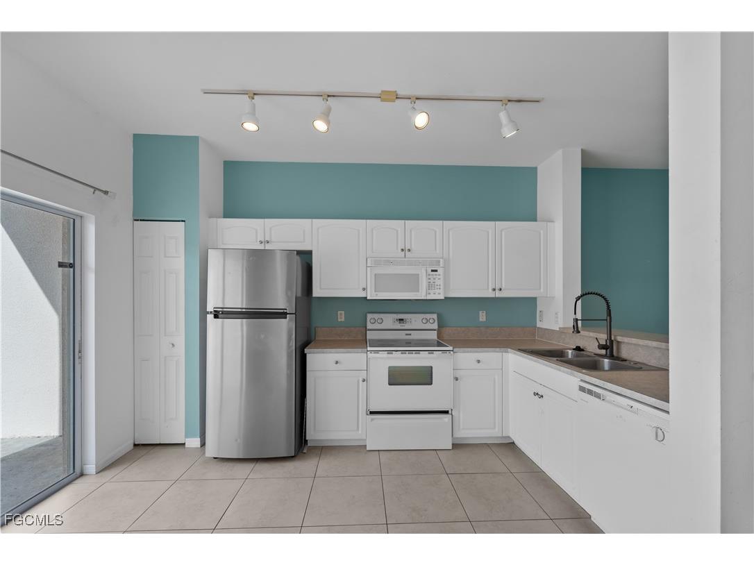 3646 Pine Oak Circle #105 Fort Myers FL 33916 2026000114 image8