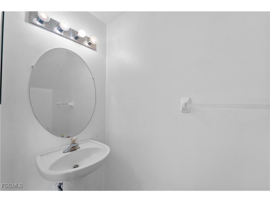 3646 Pine Oak Circle #105 Fort Myers FL 33916 2026000114 image9