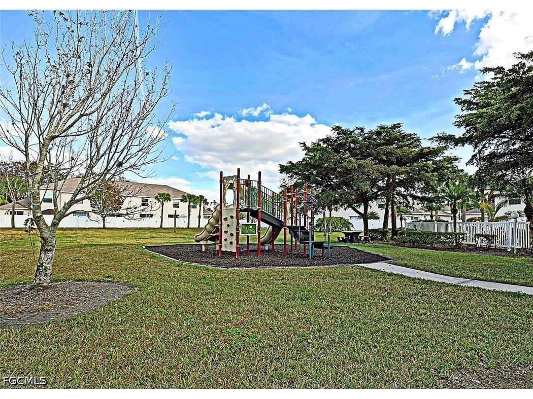 3647 Pine Oak Circle #107 Fort Myers FL 33916 2026023596 image17