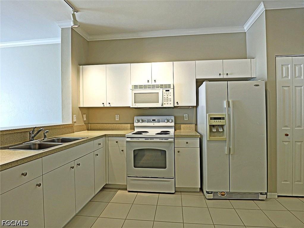 3647 Pine Oak Circle #107 Fort Myers FL 33916 2026023596 image4