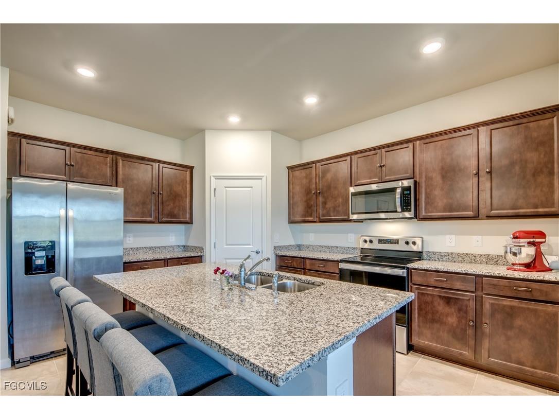 3647 Rain Lily Lane Alva FL 33920 2025025208 image2