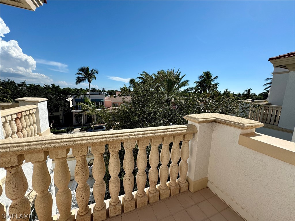365 5th Avenue S #303 Naples FL 34102 226009218 image10