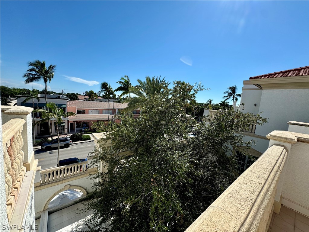 365 5th Avenue S #303 Naples FL 34102 226009218 image38