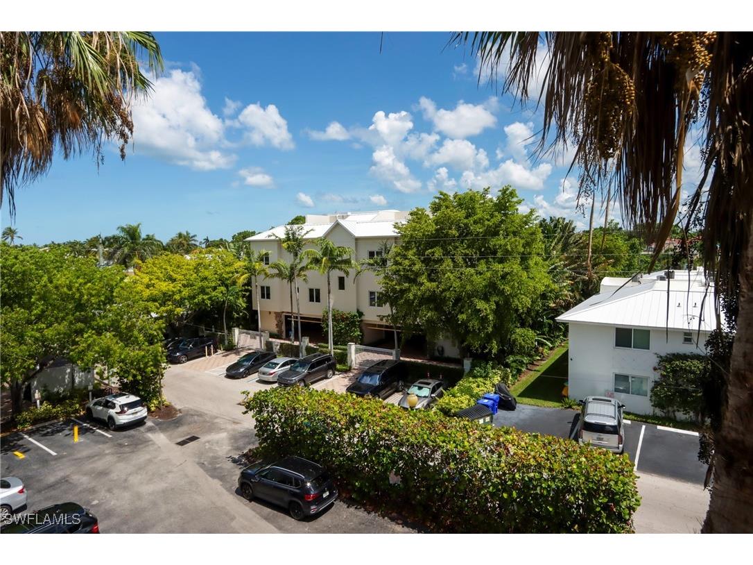 365 5th Avenue S #307 Naples FL 34102 225060848 image18