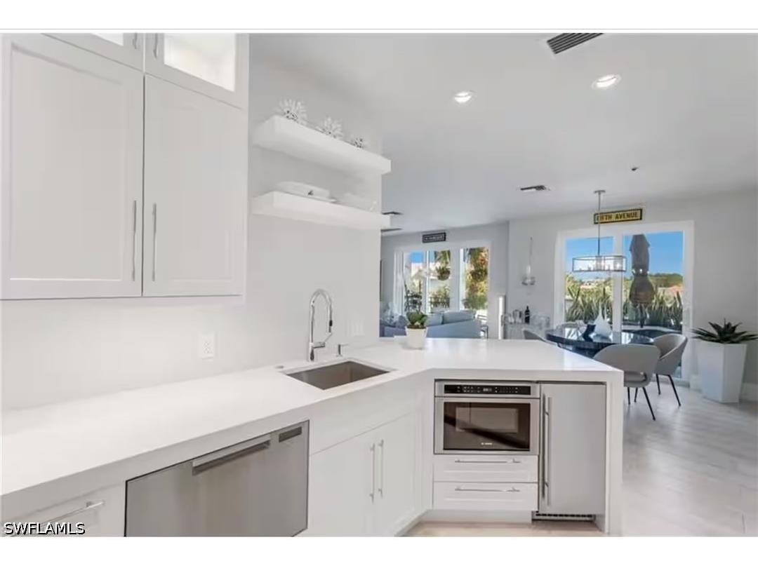 365 5th Avenue S #307 Naples FL 34102 226014001 image5