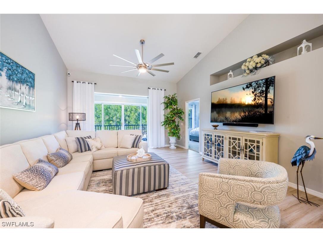 365 Robin Hood Circle #202 Naples FL 34104 224019507 image1