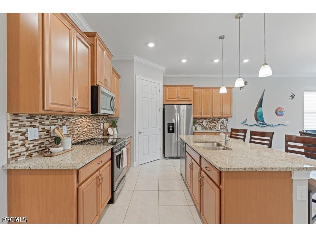 3653 Avenida Del Vera North Fort Myers FL 33917 2026024756 image8