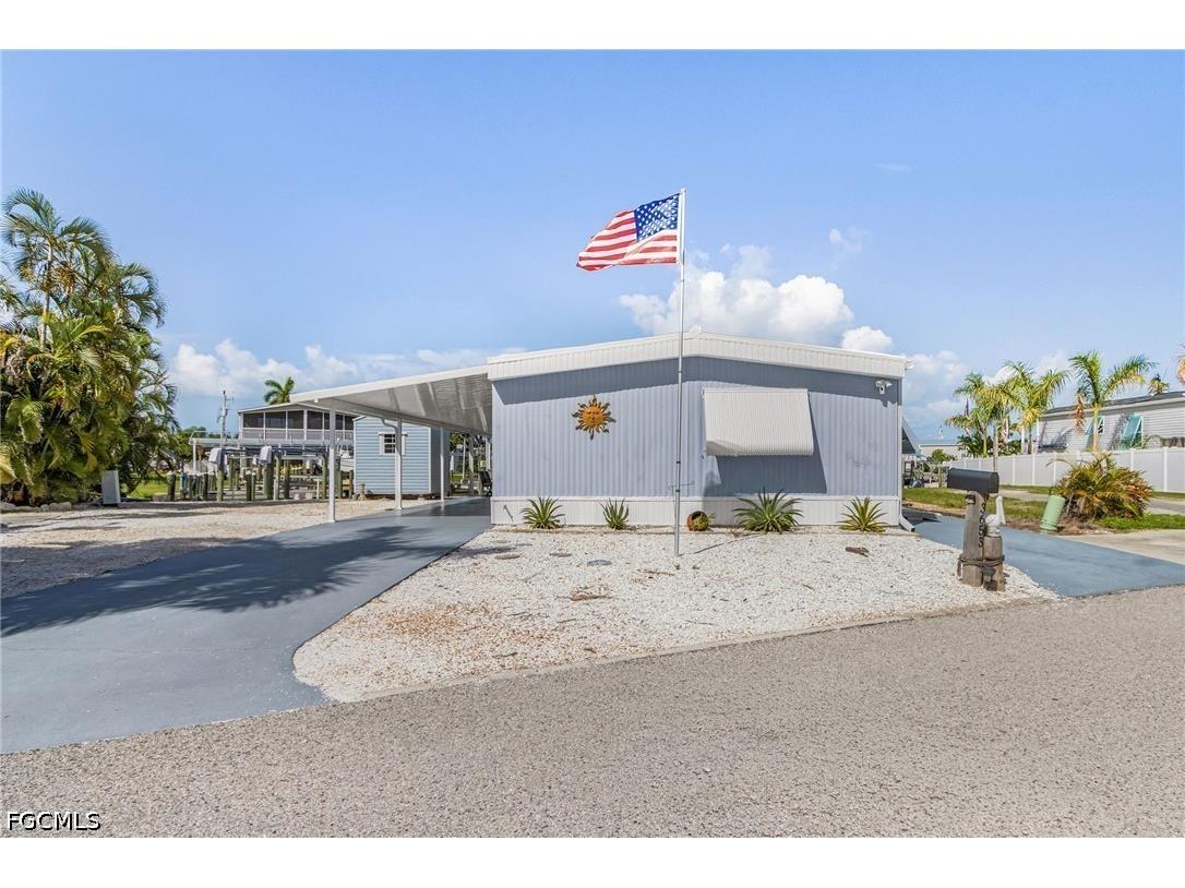 3653 Dewberry Lane Saint James City FL 33956 2026030527 image6