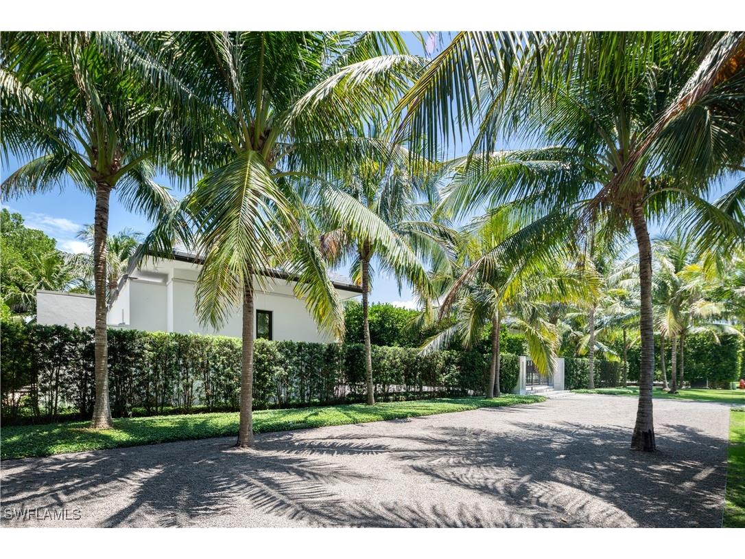 3655 Fort Charles Drive Naples FL 34102 225048632 image42