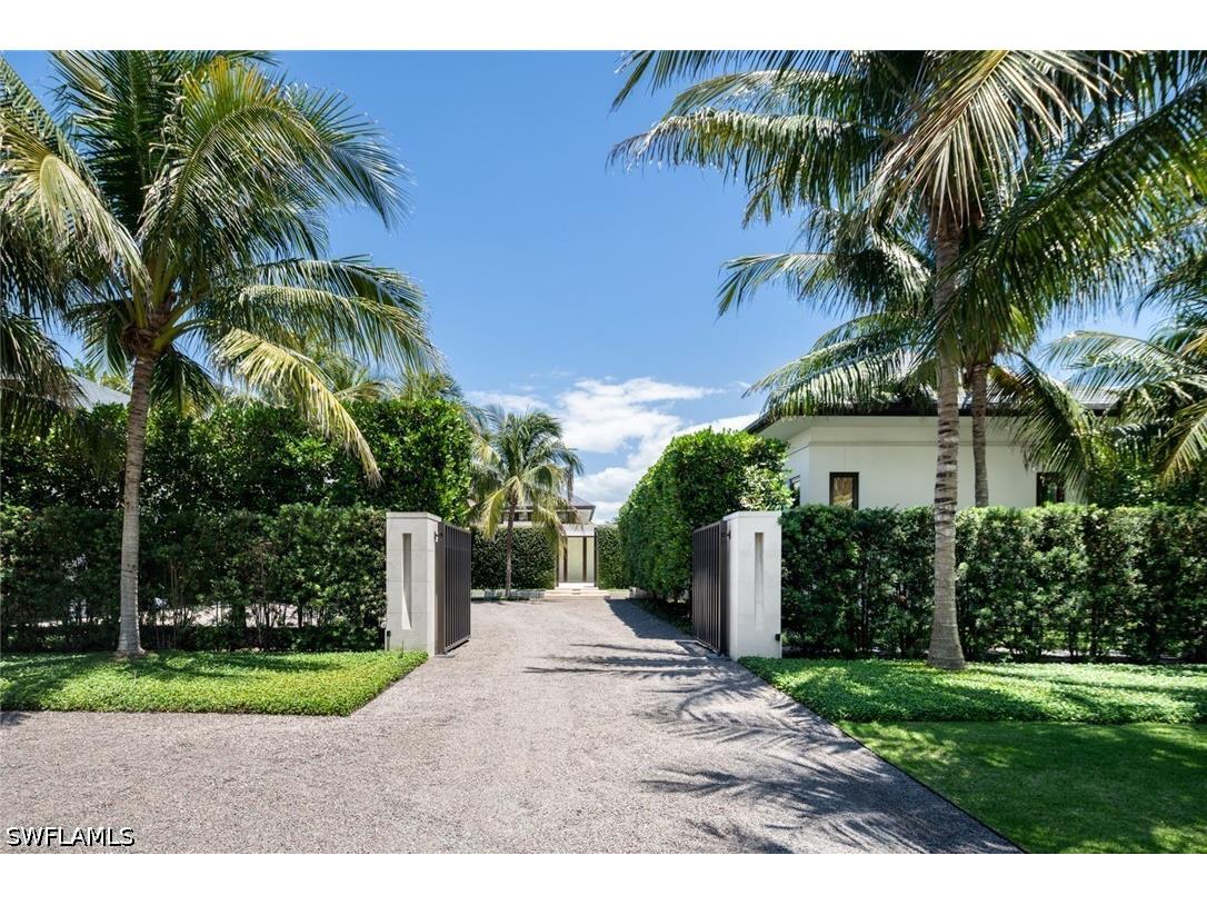 3655 Fort Charles Drive Naples FL 34102 226019200 image7