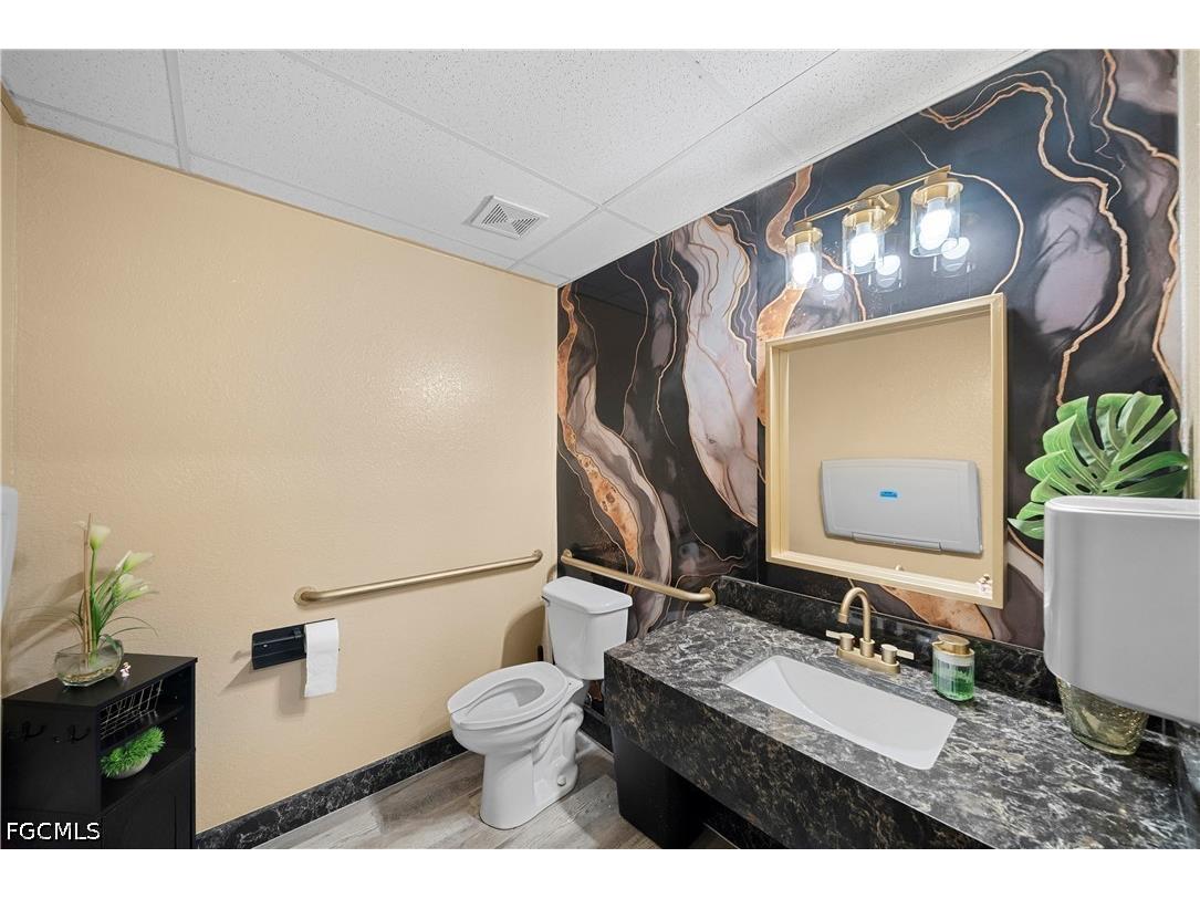 3657 Central Avenue Fort Myers FL 33901 2026014880 image15