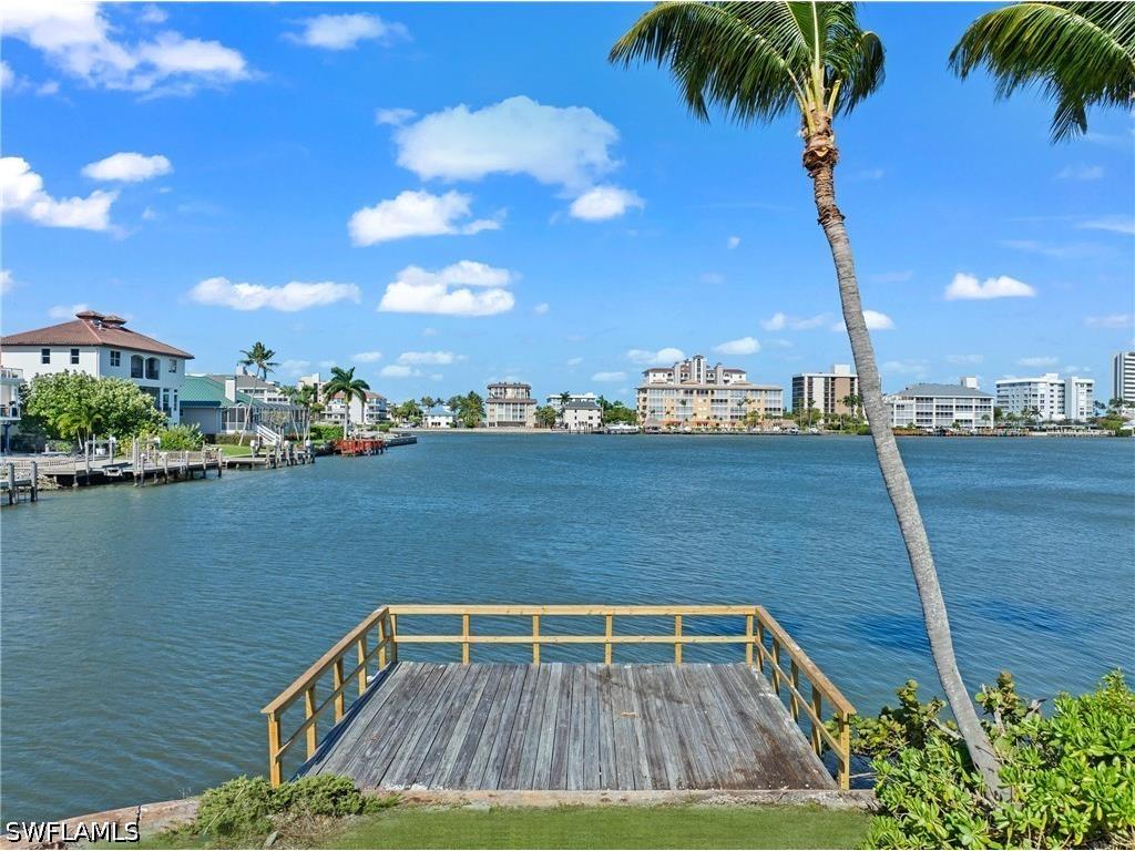 366 Pine Avenue Naples FL 34108 226015793 image1