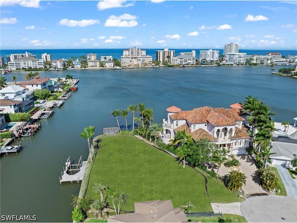366 Pine Avenue Naples FL 34108 226015793 image3