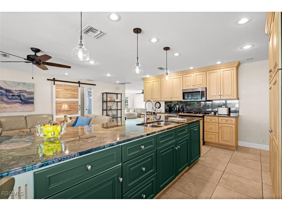 3660 San Carlos Drive Saint James City FL 33956 2025017059 image18