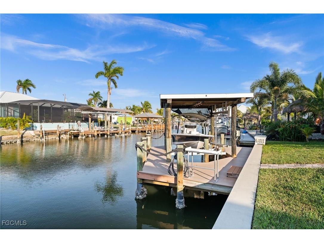 3660 San Carlos Drive Saint James City FL 33956 2025017059 image3