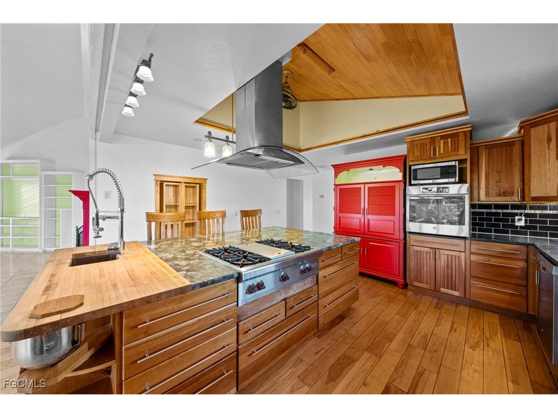 3660 Schooner Lane Saint James City FL 33956 2025016734 image5