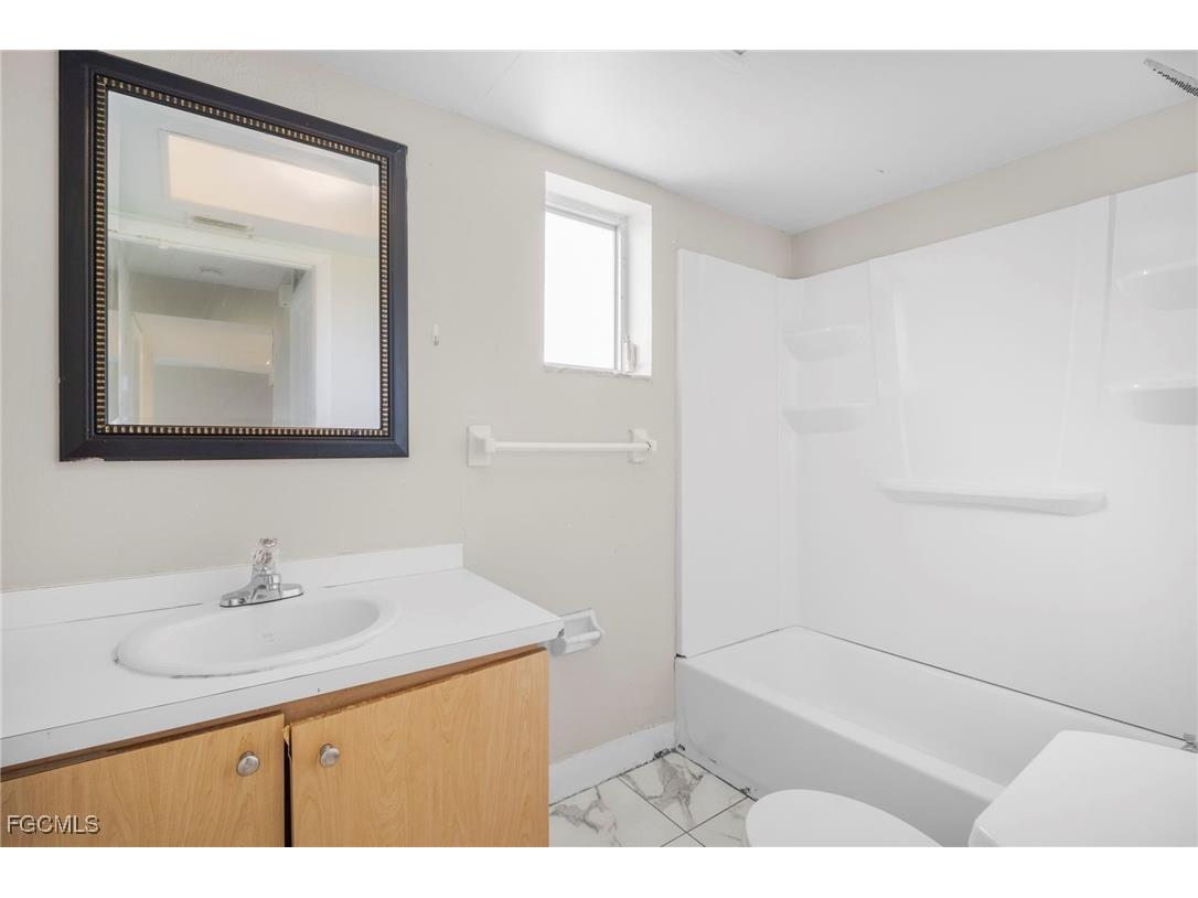 3660 Seminole Avenue Fort Myers FL 33916 2025007150 image15