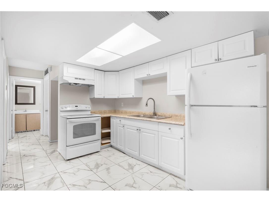 3660 Seminole Avenue Fort Myers FL 33916 2025007150 image8