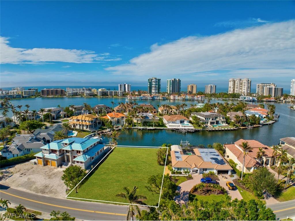 3663 Crayton Road Naples FL 34103 223057633 image1