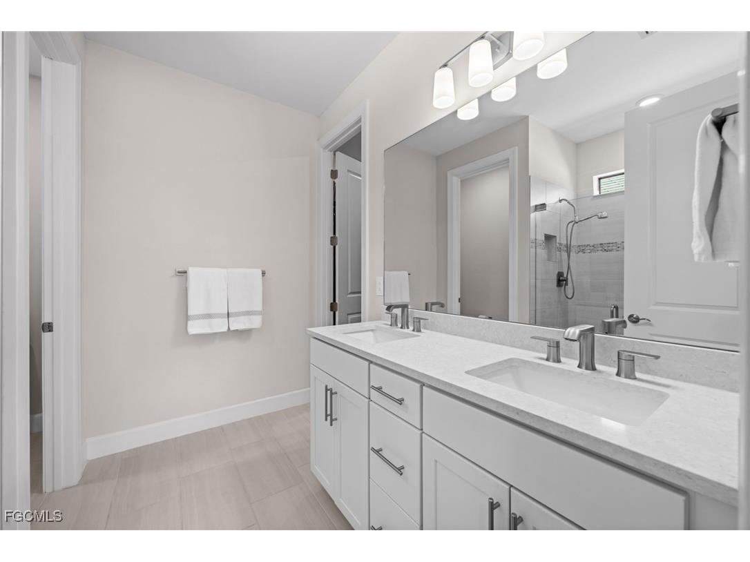 3663 Passion Vine Drive Alva FL 33920 2025012101 image9