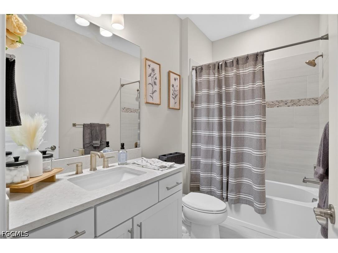 3663 Passion Vine Drive Alva FL 33920 2026019177 image10