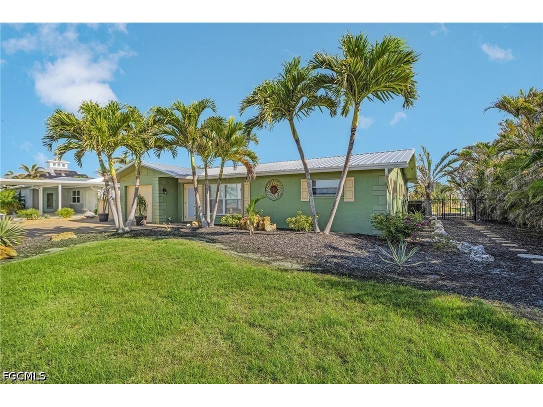 3664 Bayview Avenue Saint James City FL 33956 2026018468 image1
