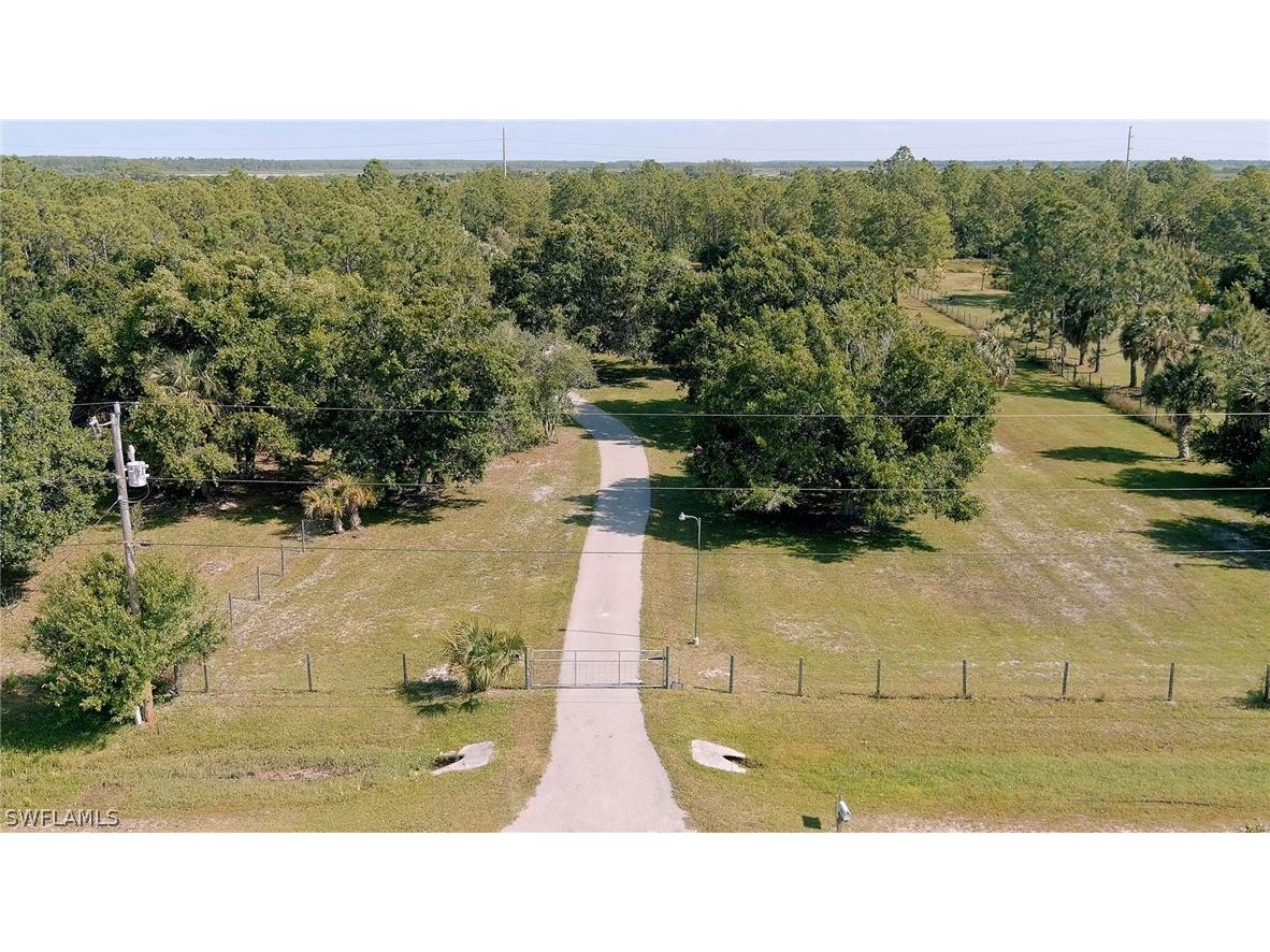 3665 72nd Avenue NE Naples FL 34120 224035835 image1