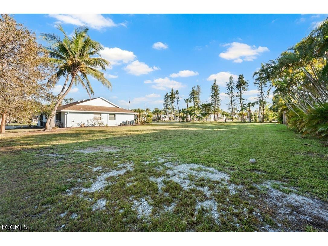 3665 Riviera Circle Bonita Springs FL 34134 2026026687 image6