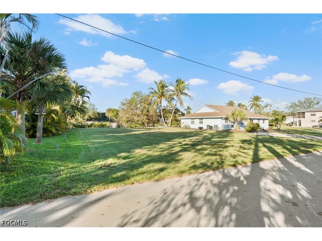 3665 Riviera Circle Bonita Springs FL 34134 2026026687 image7