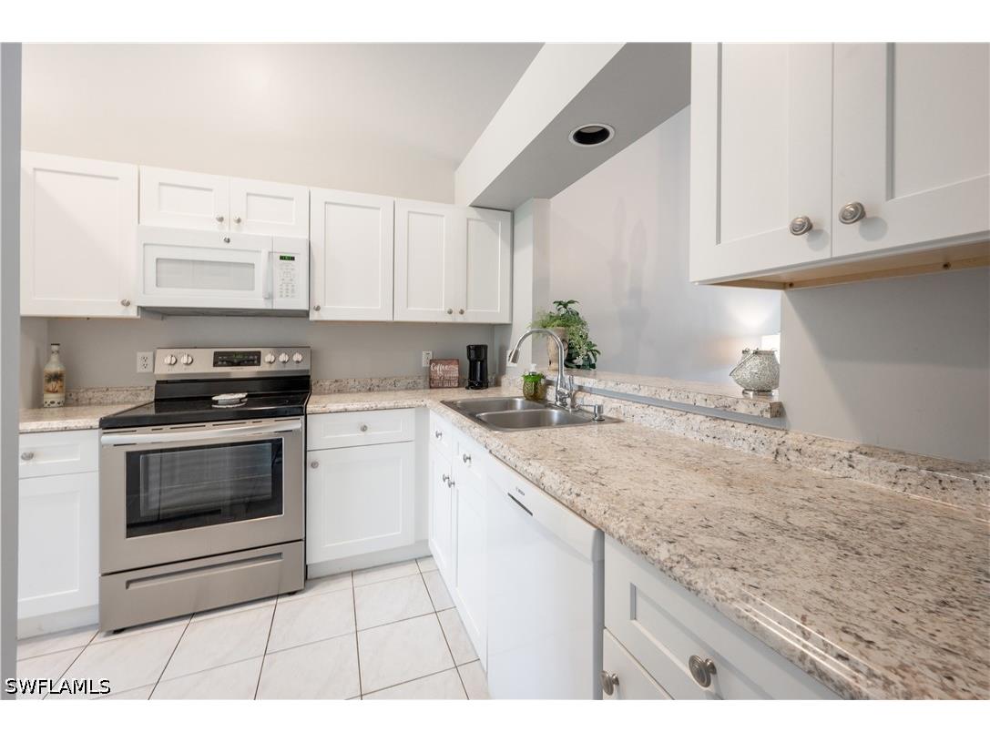 367 Dover Place #1002 Naples FL 34104 226015658 image7