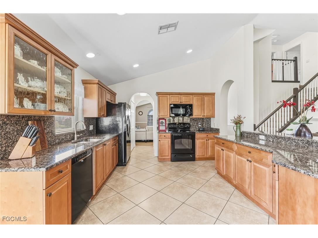 3670 Sunland Lane Estero FL 33928 2026004846 image5