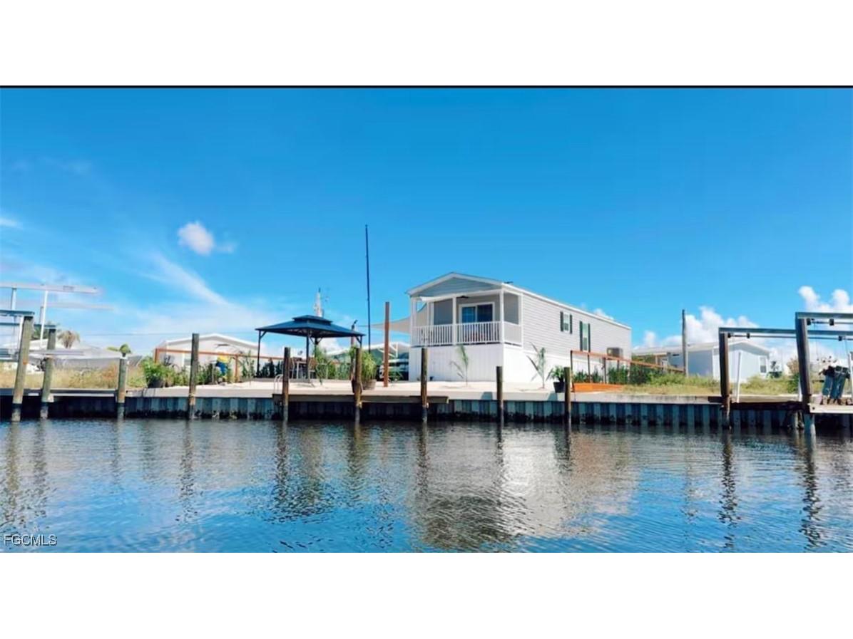 3673 Dewberry Lane Saint James City FL 33956 2025014478 image1