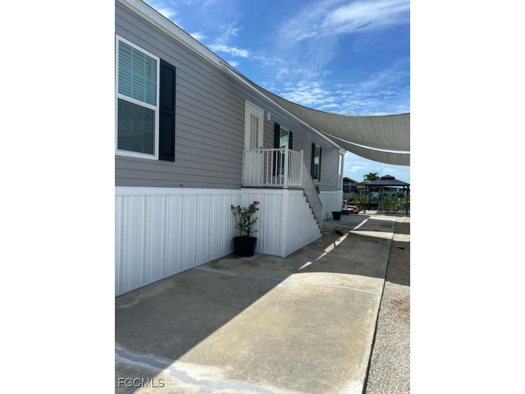 3673 Dewberry Lane Saint James City FL 33956 2025014478 image4