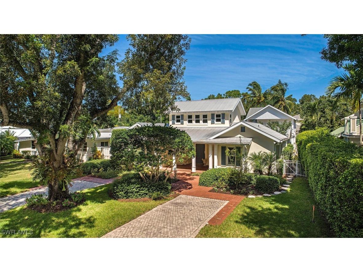 369 2nd Avenue N Naples FL 34102 225060347 image1