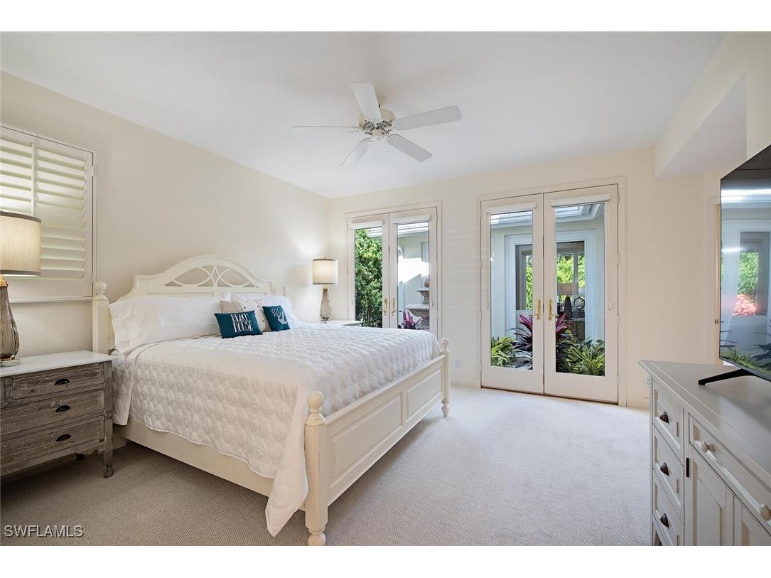 369 2nd Avenue N Naples FL 34102 225060347 image12