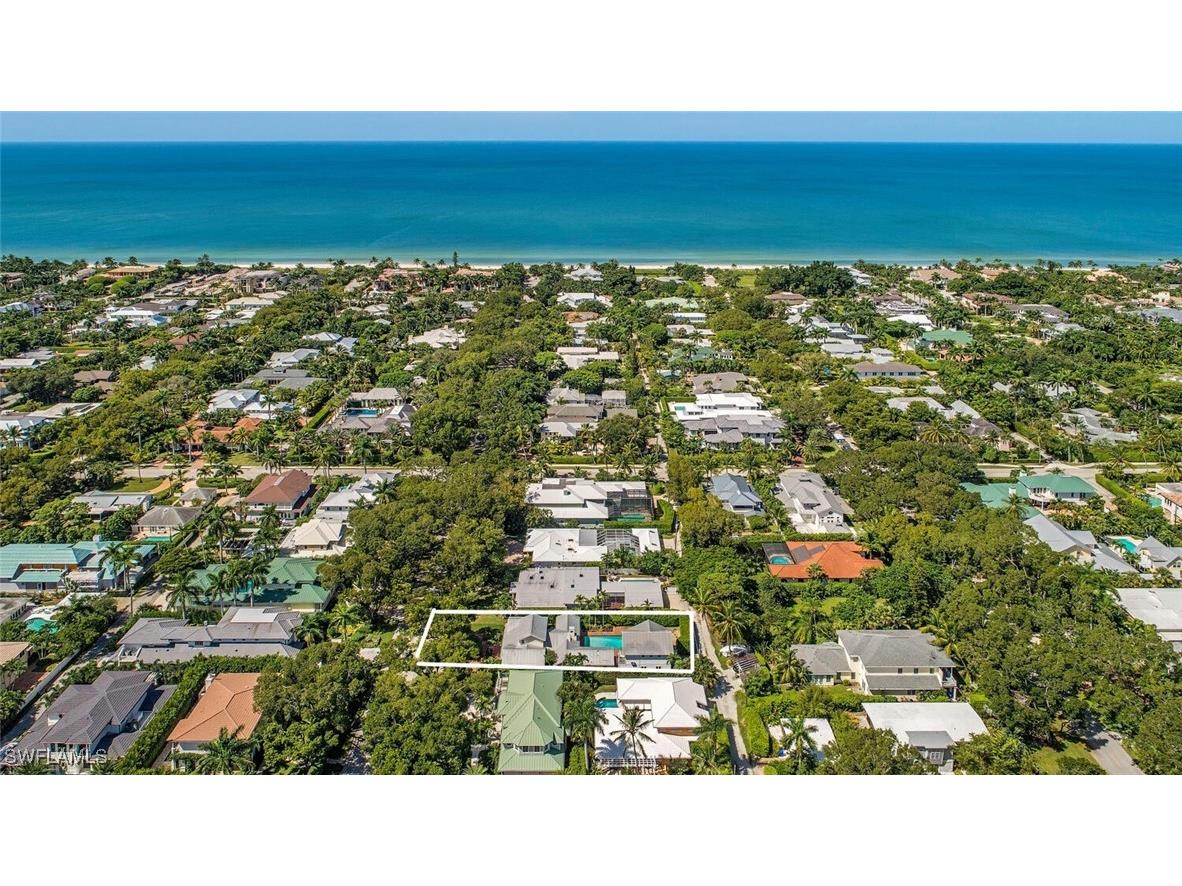 369 2nd Avenue N Naples FL 34102 225060347 image2