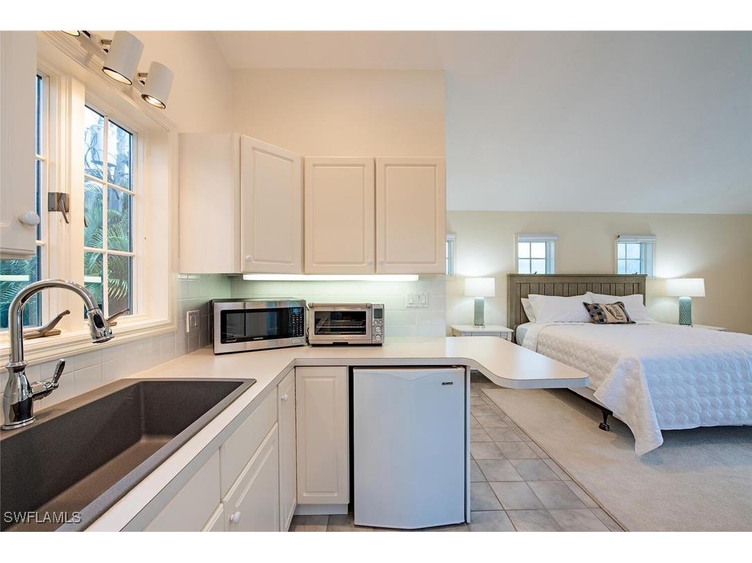 369 2nd Avenue N Naples FL 34102 225060347 image20