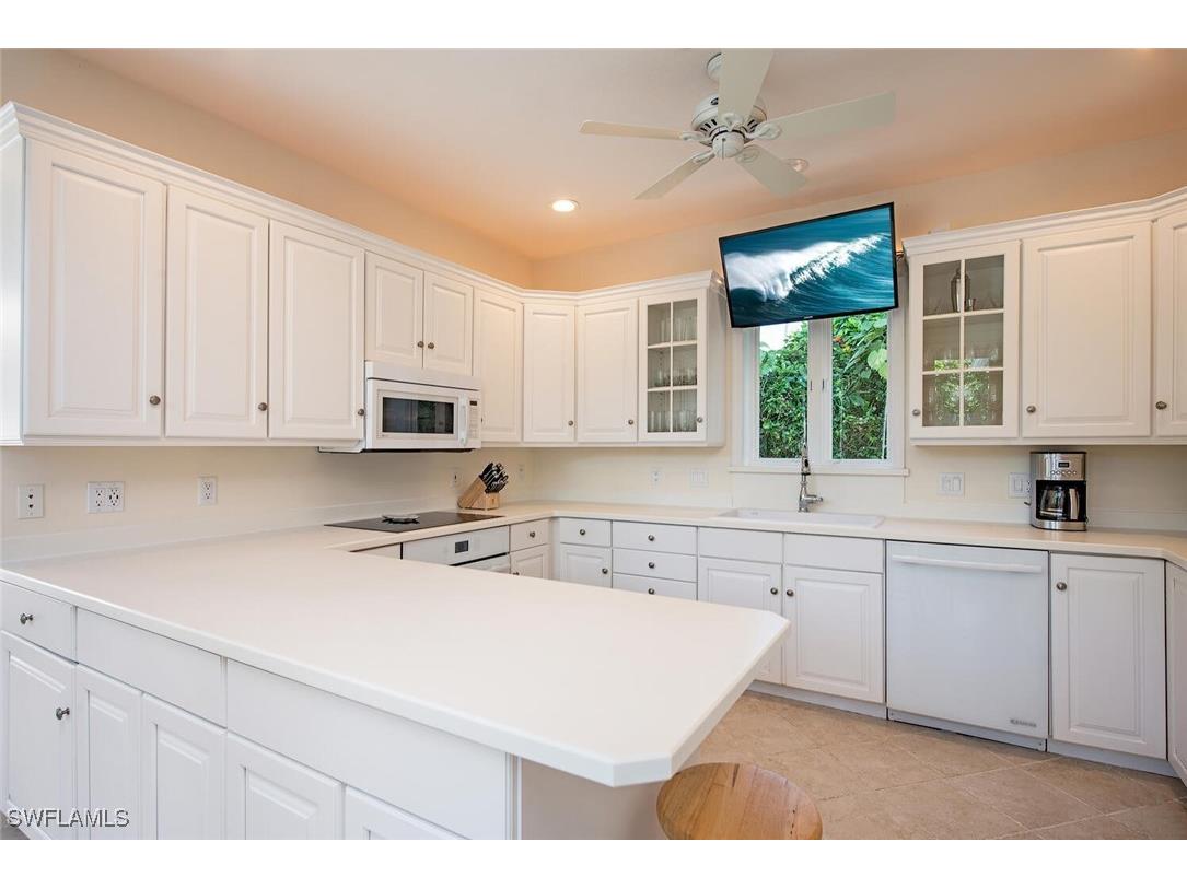 369 2nd Avenue N Naples FL 34102 225060347 image6