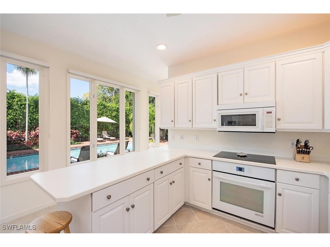 369 2nd Avenue N Naples FL 34102 225060347 image7