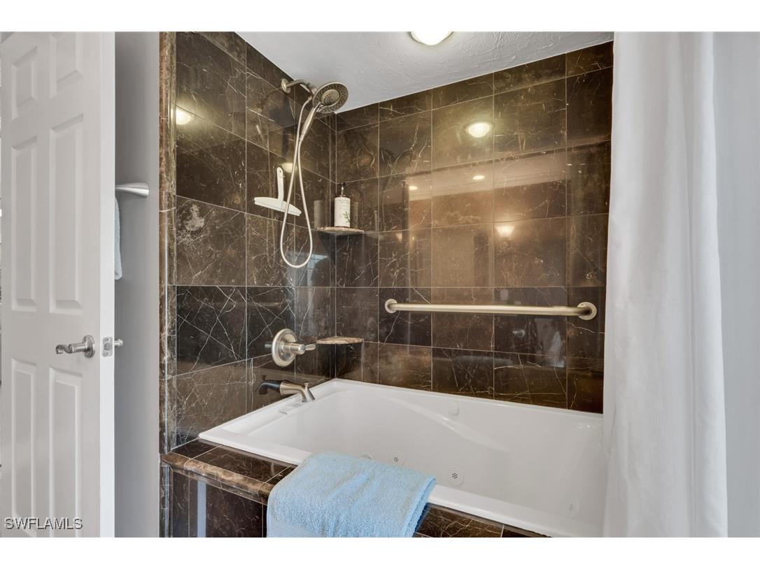 369 Hidden Valley Drive Naples FL 34113 225079885 image26