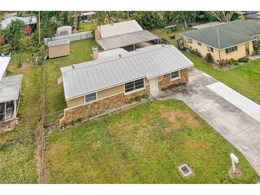 369 Park Lane Drive North Fort Myers FL 33917 223005804 image1