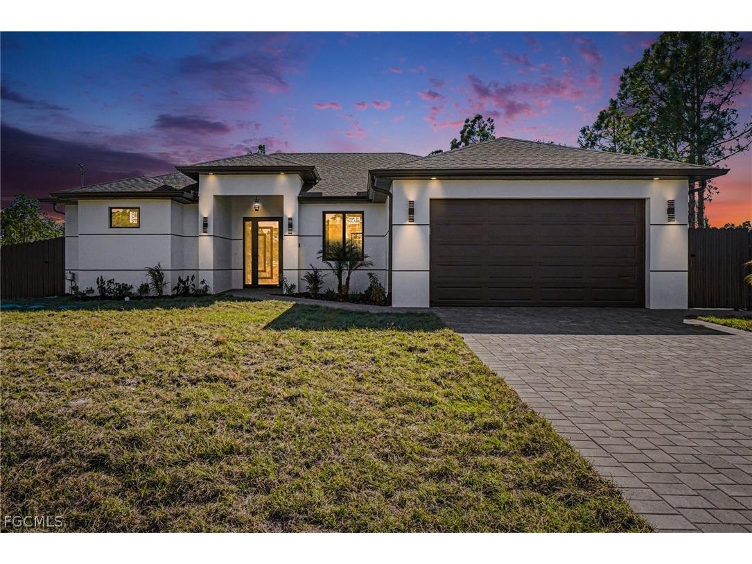 369 Woodburn Drive Lehigh Acres FL 33972 2026007295 image1
