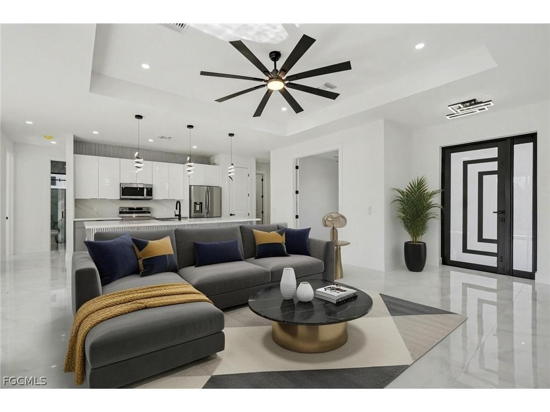 369 Woodburn Drive Lehigh Acres FL 33972 2026007295 image3