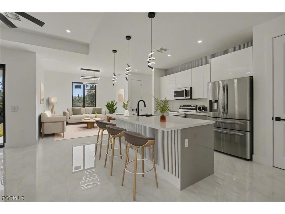 369 Woodburn Drive Lehigh Acres FL 33972 2026007295 image4