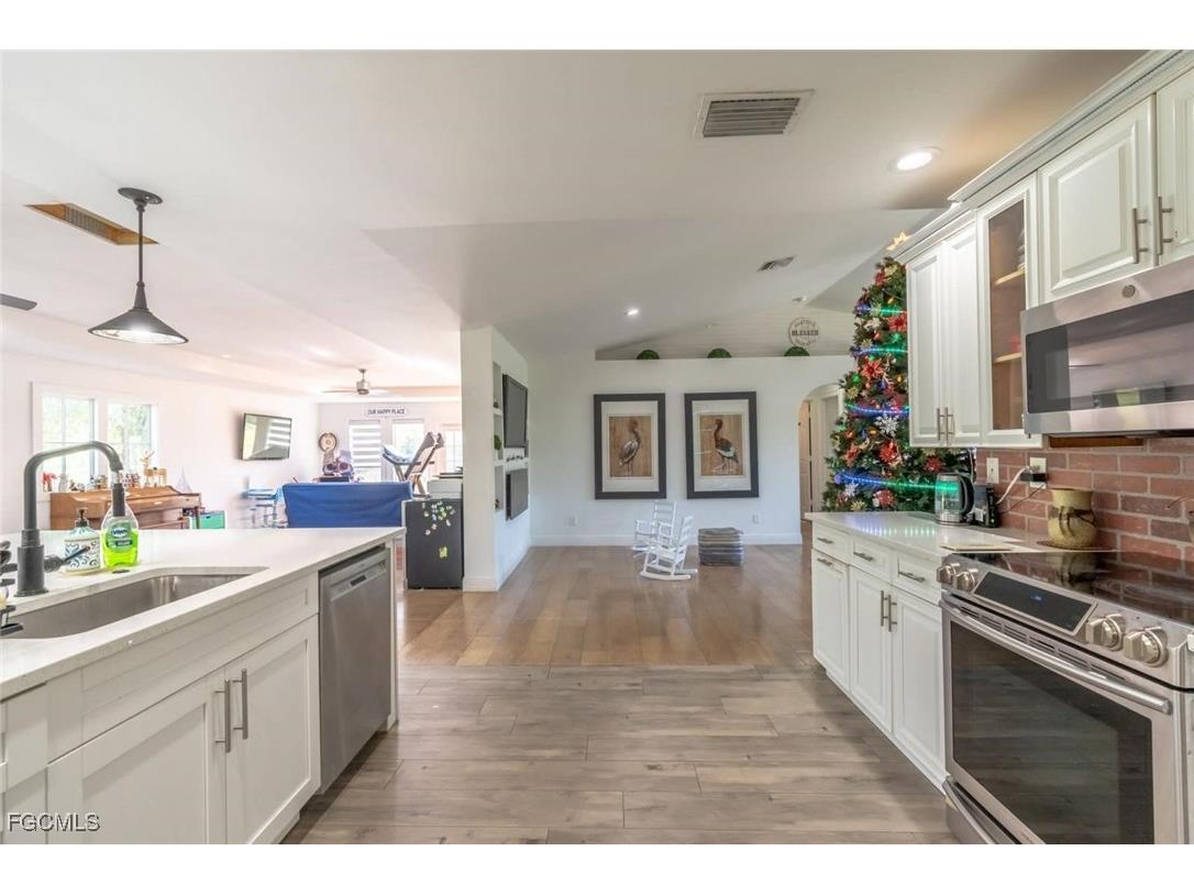 3690 31st Avenue NE Naples FL 34120 2025021774 image6