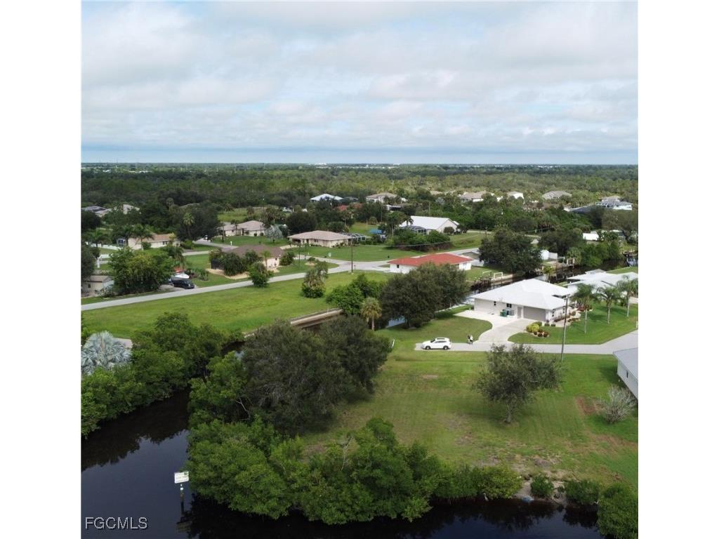 3690 Peace River Drive Punta Gorda FL 33983 2025009391 image6