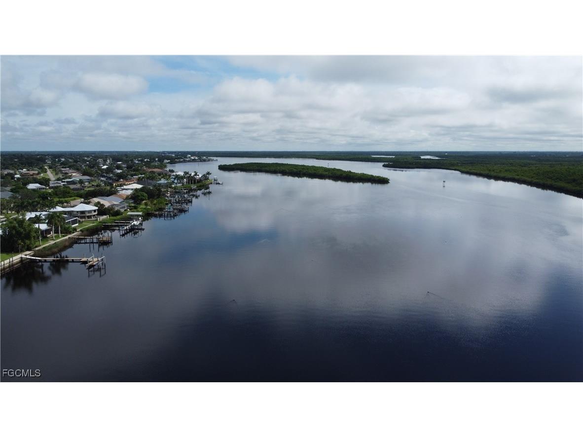 3690 Peace River Drive Punta Gorda FL 33983 2025009391 image9