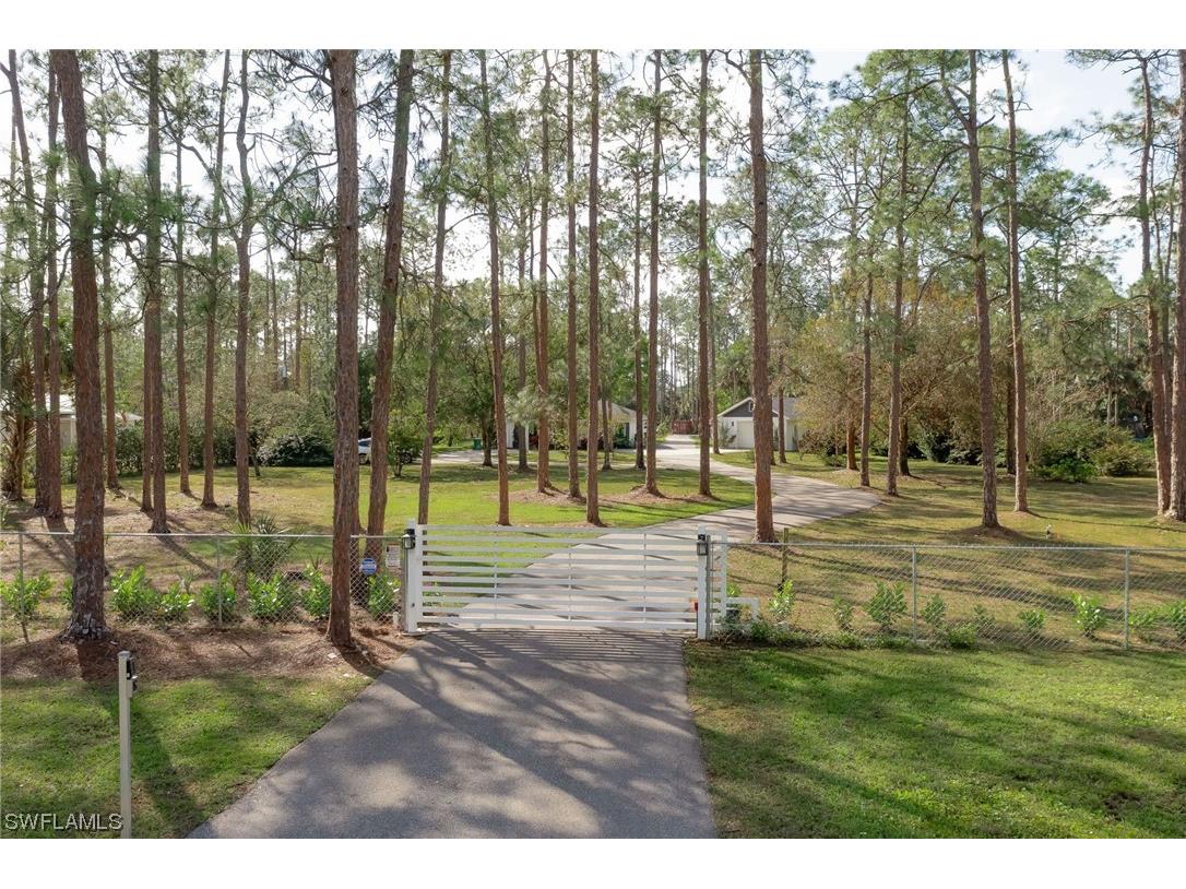 3692 3rd Avenue NW Naples FL 34120 223091465 image1