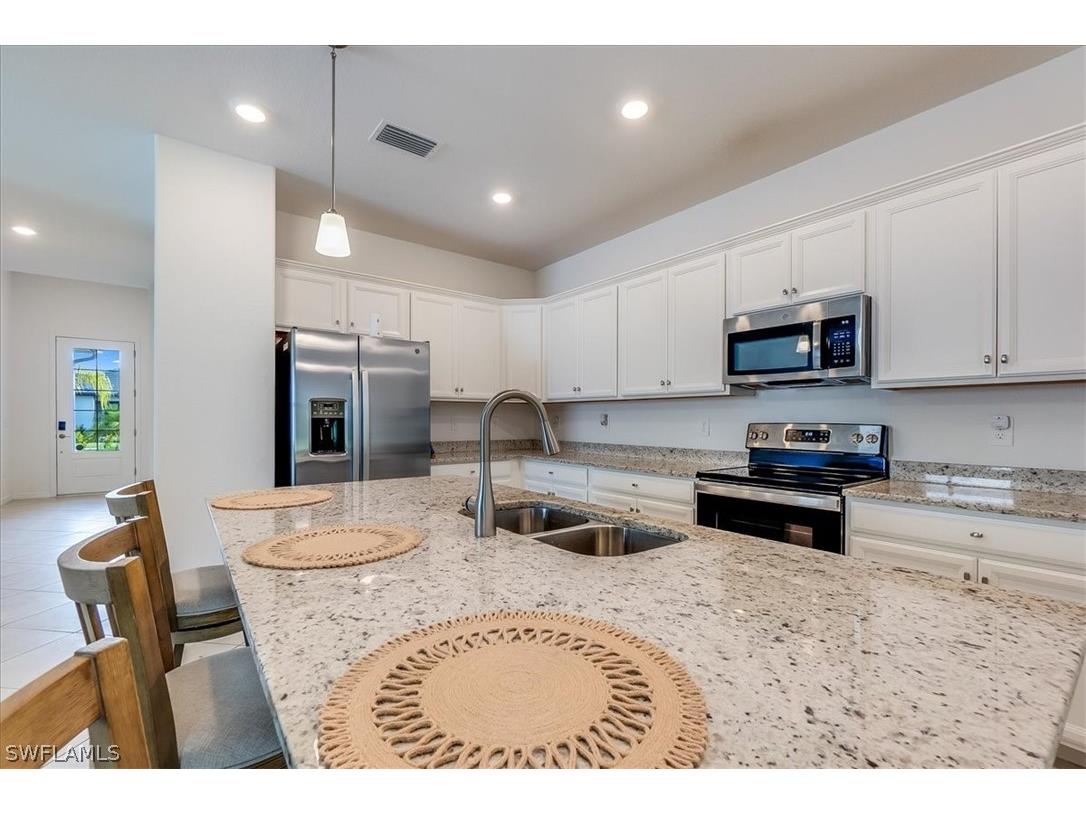 3693 Passion Vine Drive Alva FL 33920 224045932 image1