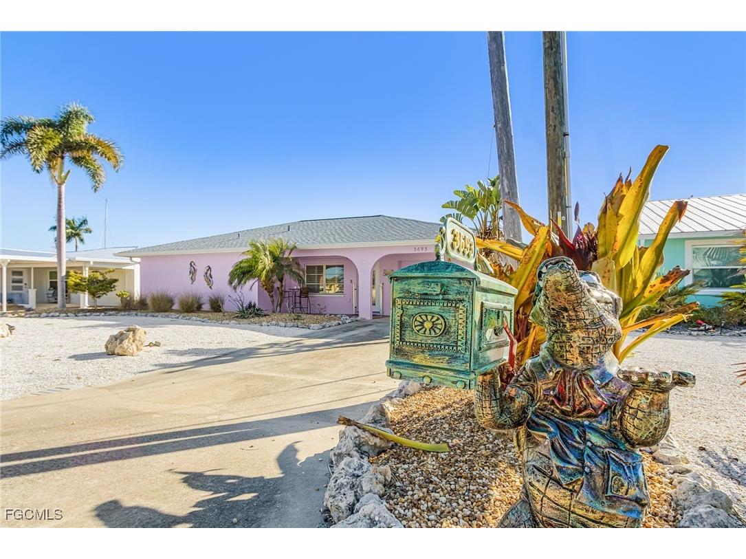 3693 Ruby Avenue Saint James City FL 33956 2026005802 image2